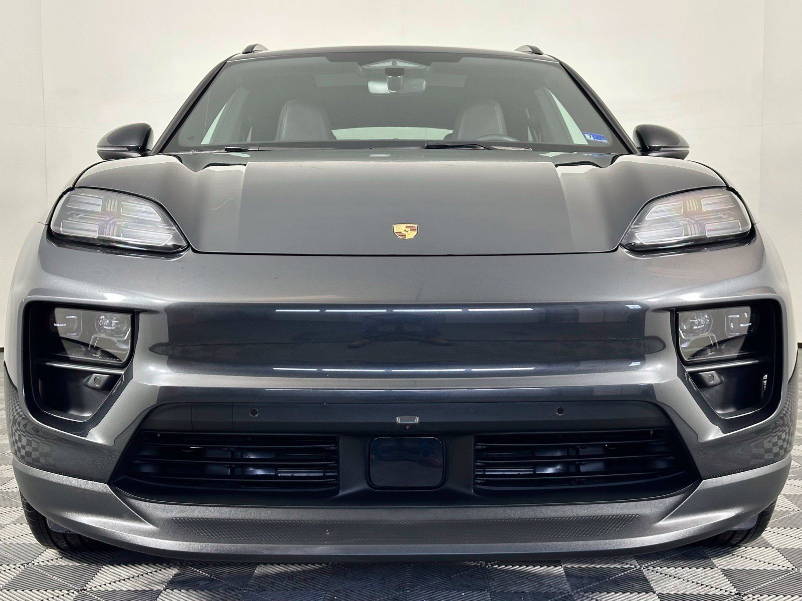 Used 2024 Porsche Macan 4 Electric AWD/4WD image 19
