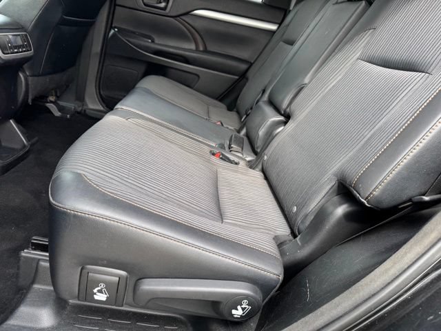 Used 2014 Toyota Highlander Plus AWD/4WD image 11