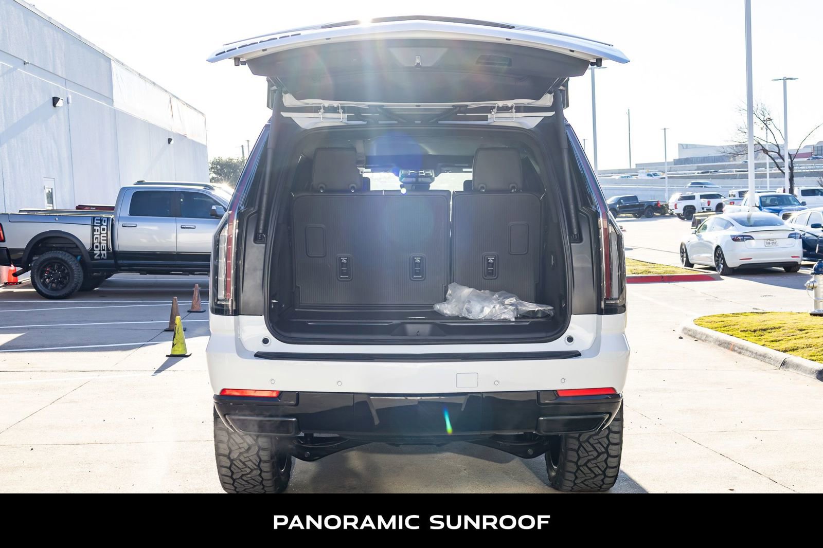 Used 2026 Cadillac Escalade Platinum Sport w/ LPO, Floor Liner Package image 9