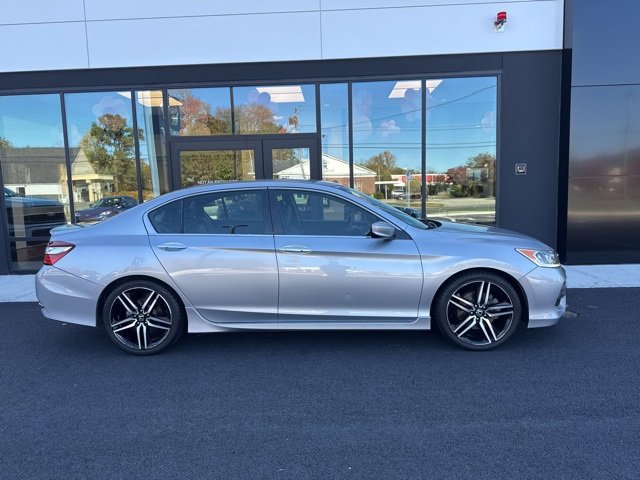 Used 2016 Honda Accord Sport image 2