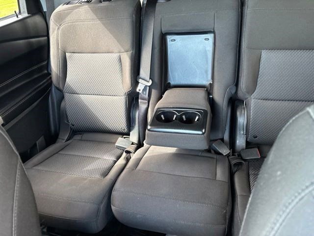 Used 2022 Ford Explorer XLT AWD/4WD image 30