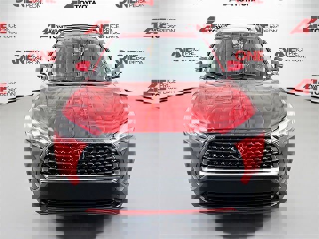 Certified 2023 Toyota Corolla Cross XLE image 2