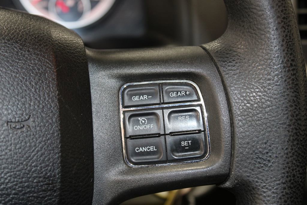 Used 2015 RAM 1500 Express RWD image 36