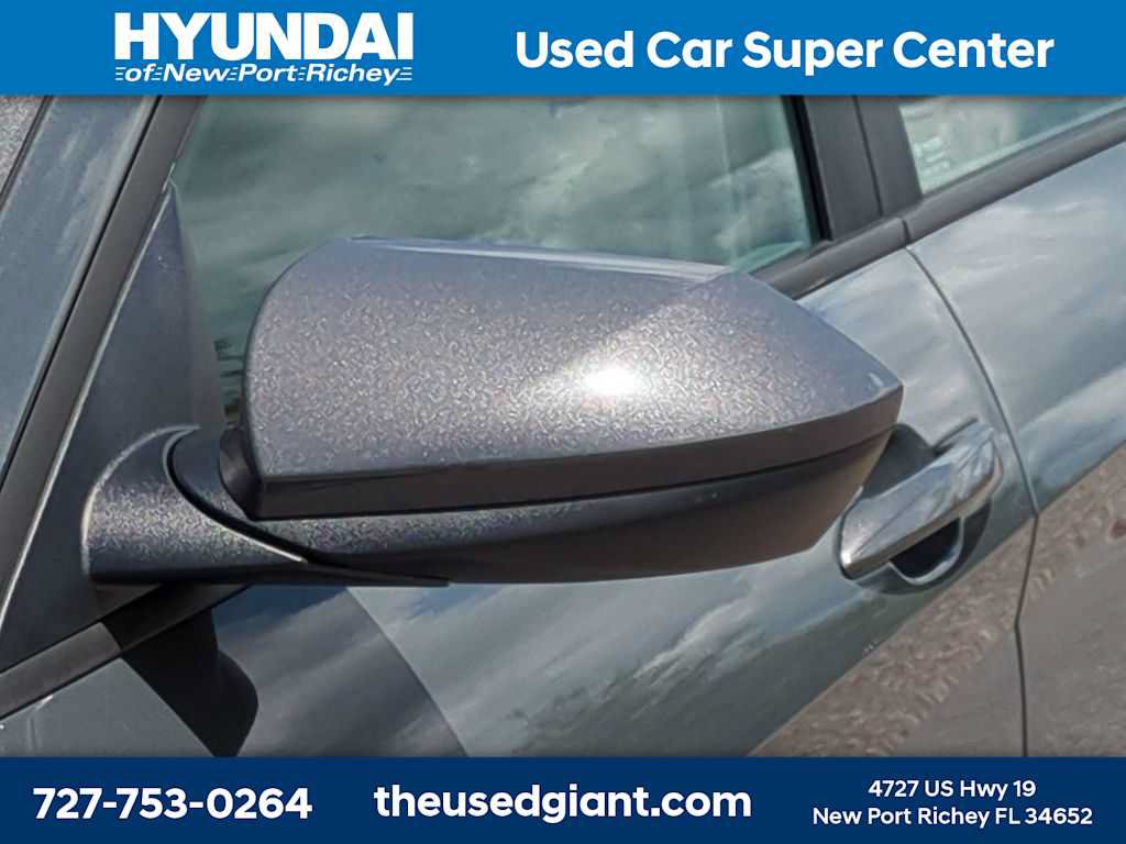 Used 2025 Hyundai Elantra SE FWD image 11