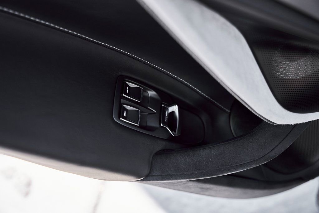 Used 2024 McLaren 750S image 34