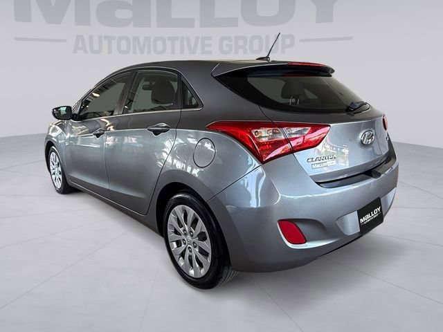 Used 2017 Hyundai Elantra GT FWD image 3