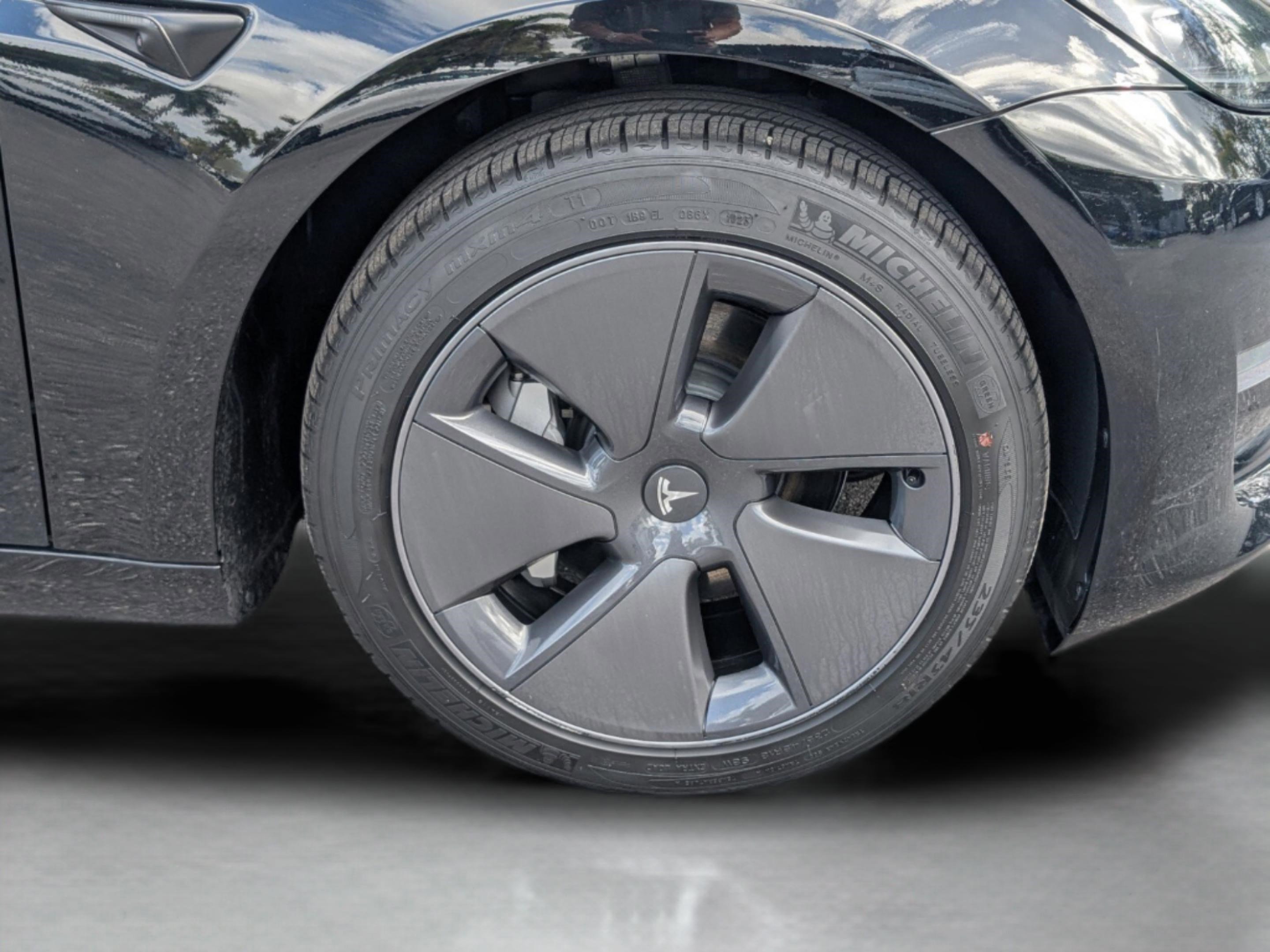 Used 2023 Tesla Model 3 Standard Range image 35