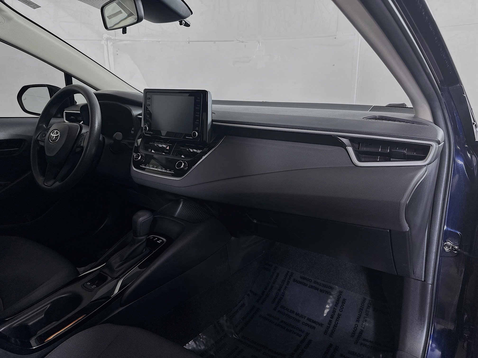 Used 2022 Toyota Corolla LE image 25