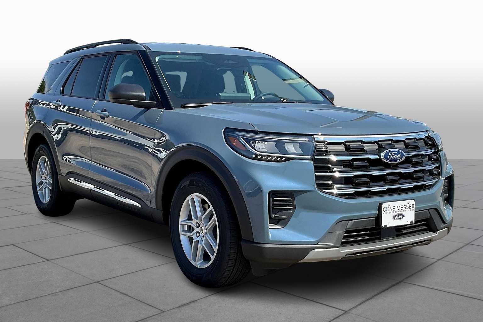 New 2025 Ford Explorer Active image 2