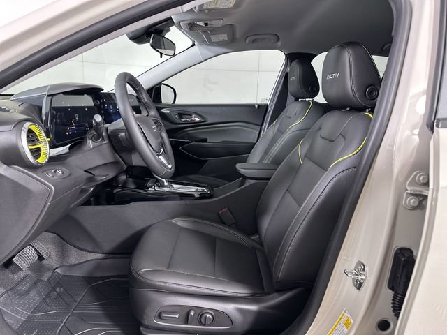 New 2026 Chevrolet Trax ACTIV FWD image 19