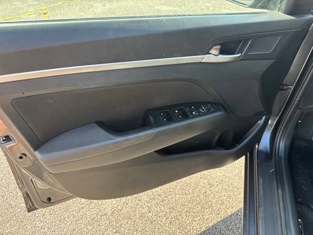 Used 2020 Hyundai Elantra Value Edition w/ Winter Weather Package FWD image 15