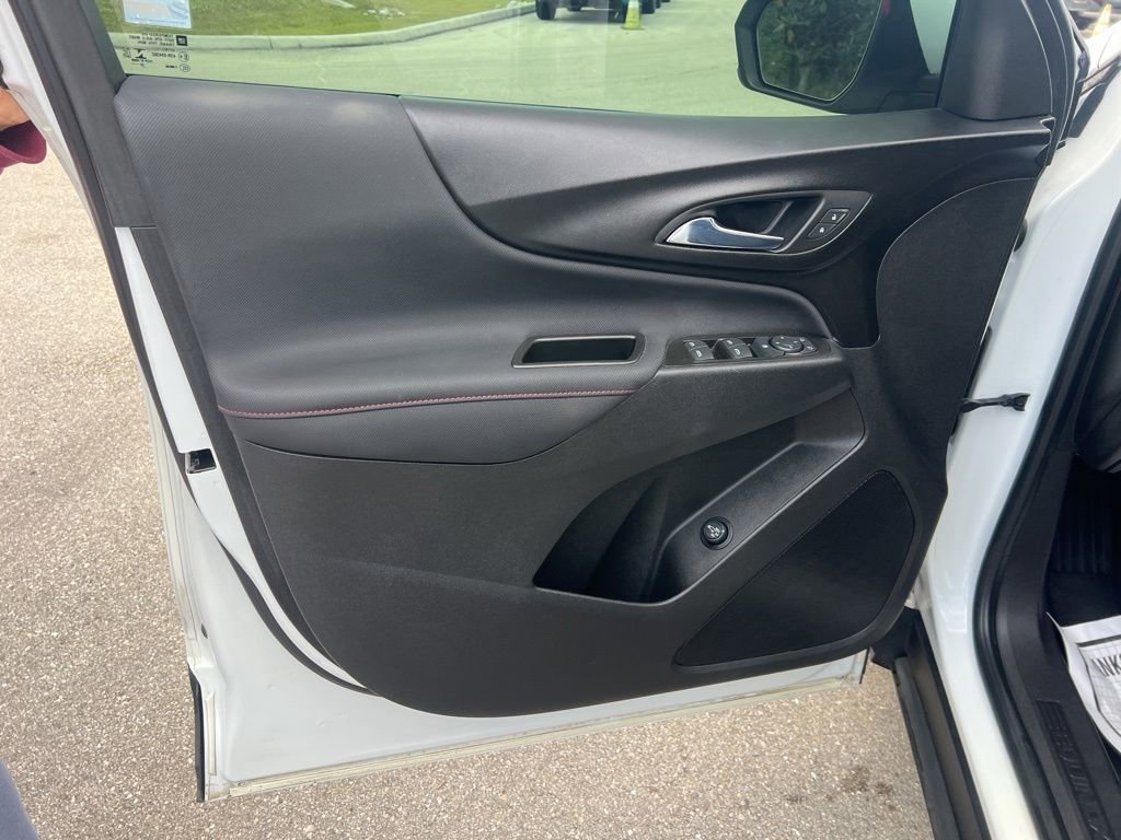 Used 2022 Chevrolet Equinox RS image 43