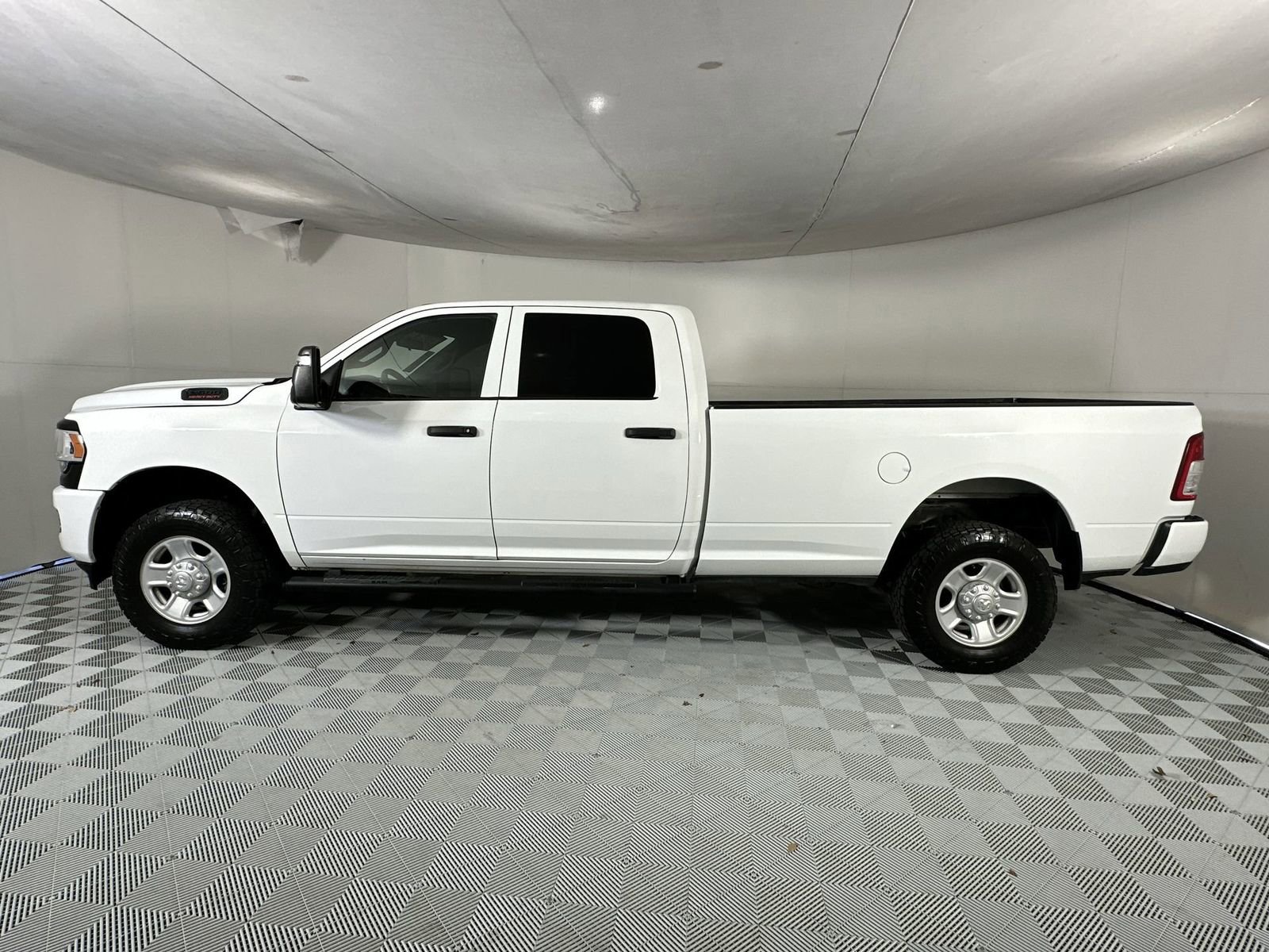 Used 2024 RAM 2500 Tradesman w/ Protection Group AWD/4WD image 5