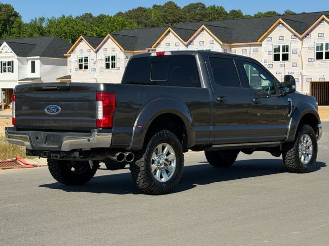 Used 2019 Ford F250 Lariat w/ Lariat Ultimate Package AWD/4WD image 3