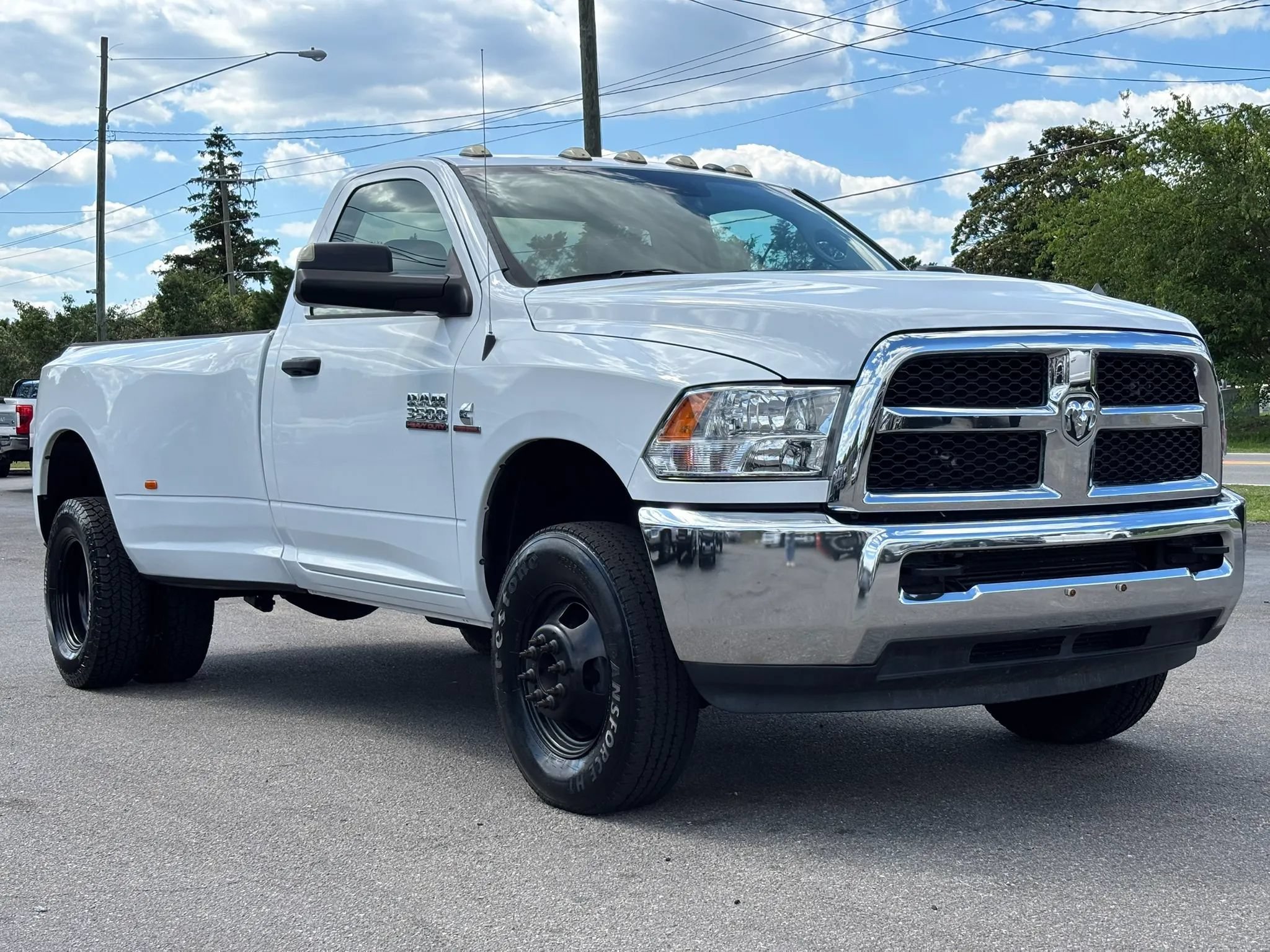 Used 2018 RAM 3500 Tradesman w/ Chrome Appearance Group AWD/4WD image 3