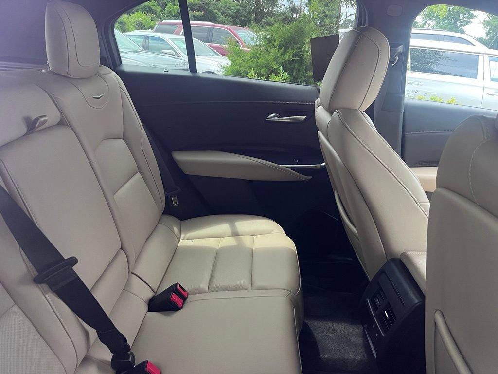 Used 2024 Cadillac XT4 Premium Luxury w/ Active Safety Package FWD image 5