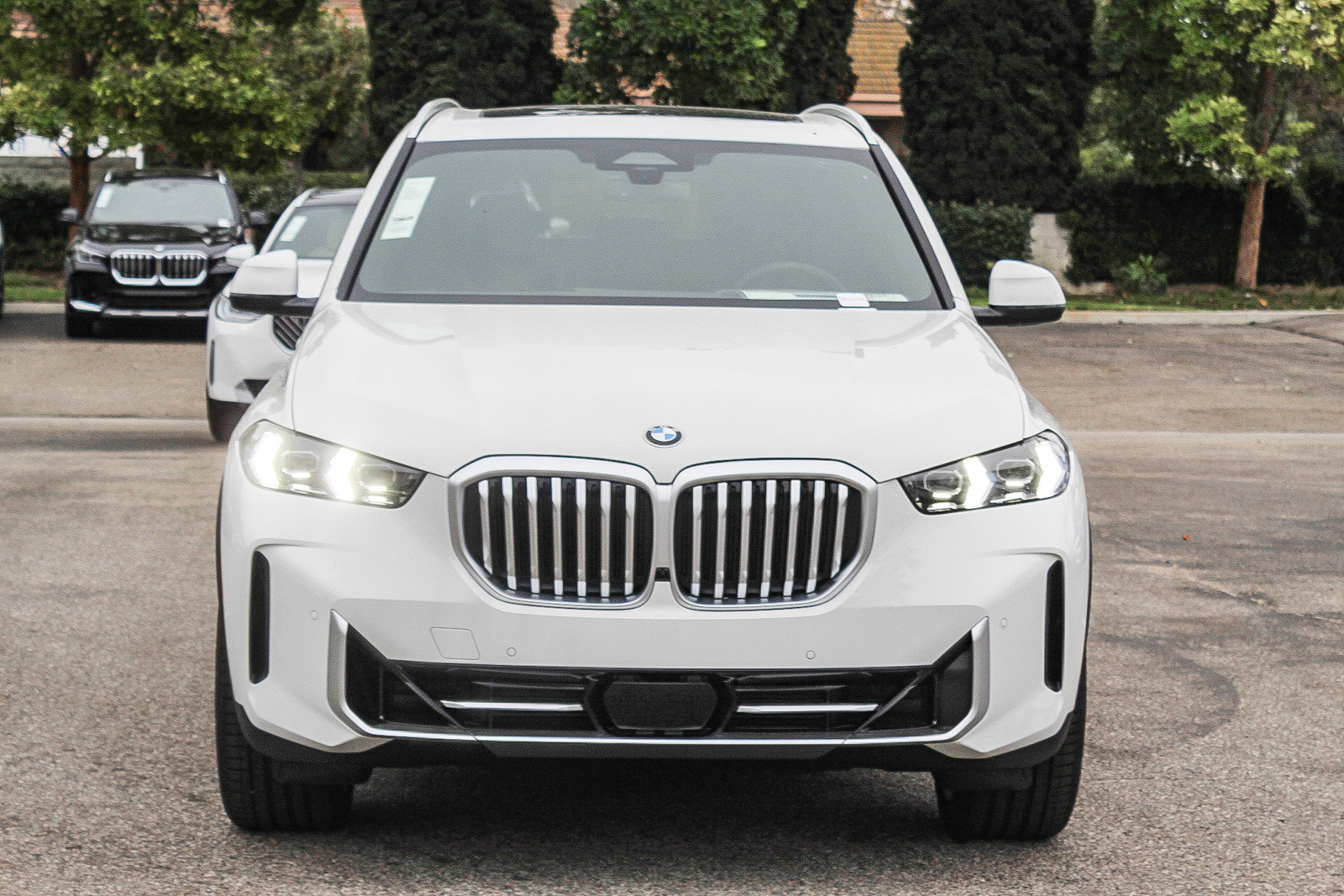 New 2026 BMW X5 xDrive40i w/ Premium Package image 2