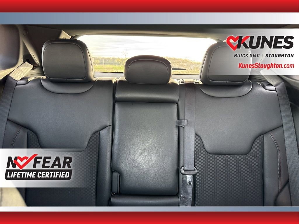 Used 2025 Jeep Compass Trailhawk AWD/4WD image 36