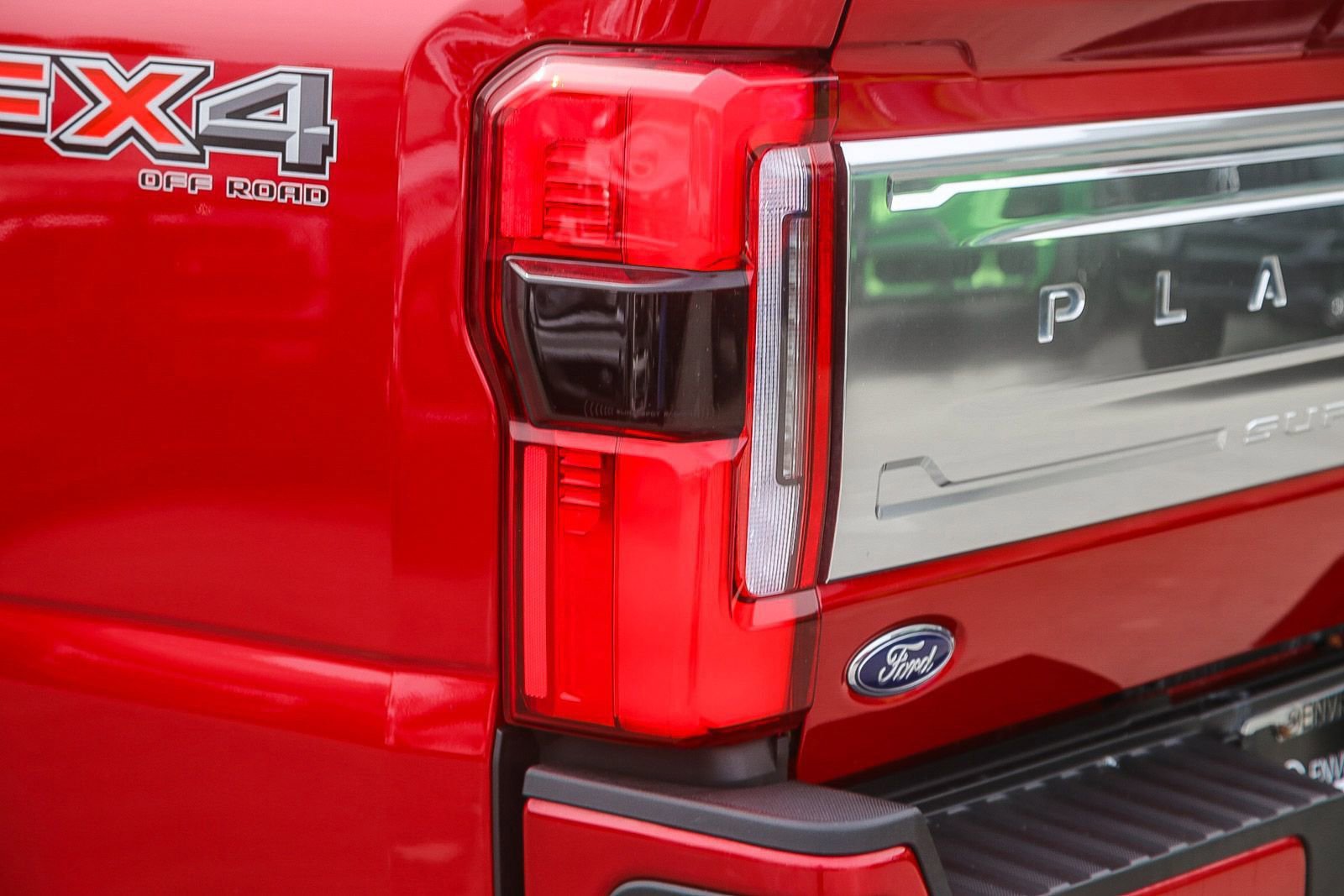 Used 2024 Ford F350 Platinum w/ FX4 Off-Road Package image 8