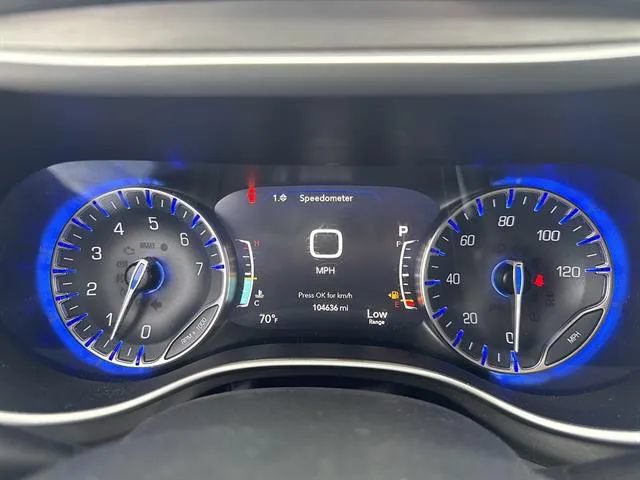 Used 2021 Chrysler Pacifica Touring-L FWD image 10
