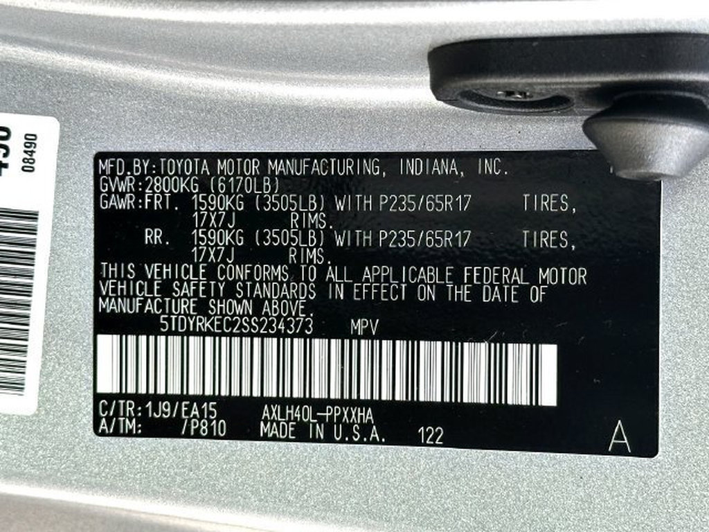 Certified 2025 Toyota Sienna XLE FWD image 33