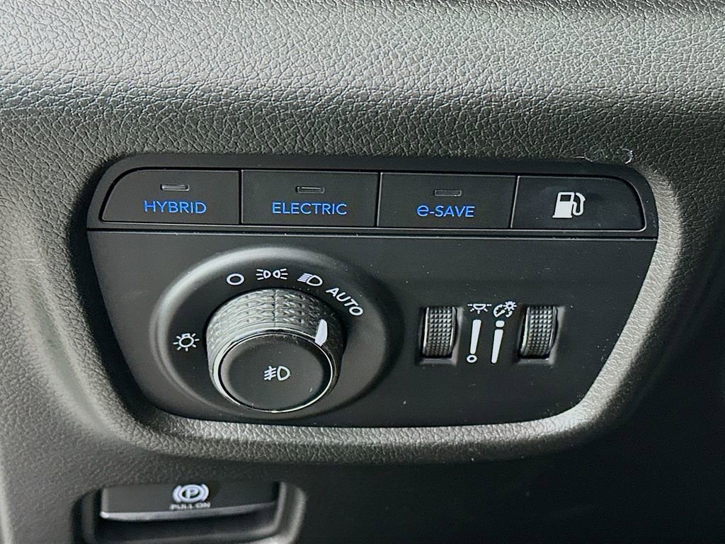 Used 2022 Jeep Grand Cherokee Summit w/ Luxury Tech Group V image 14