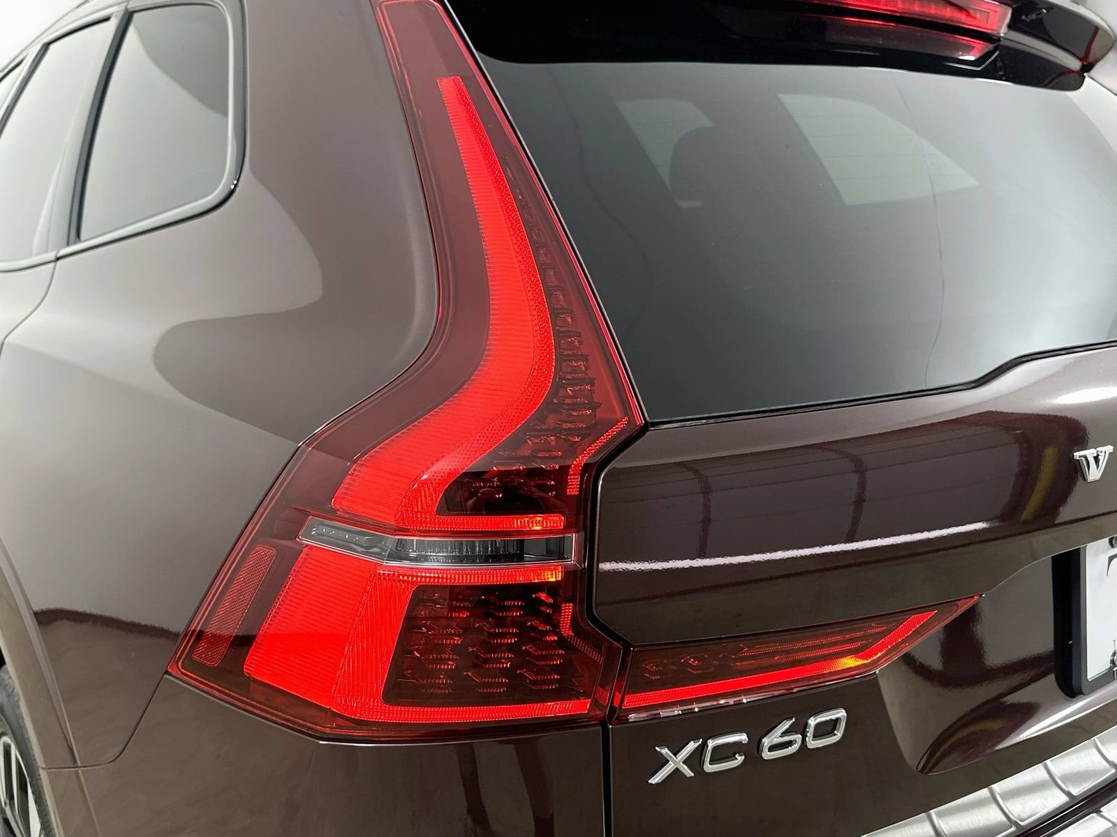 New 2026 Volvo XC60 T8 Plus w/ Protection Package Premier AWD/4WD image 12