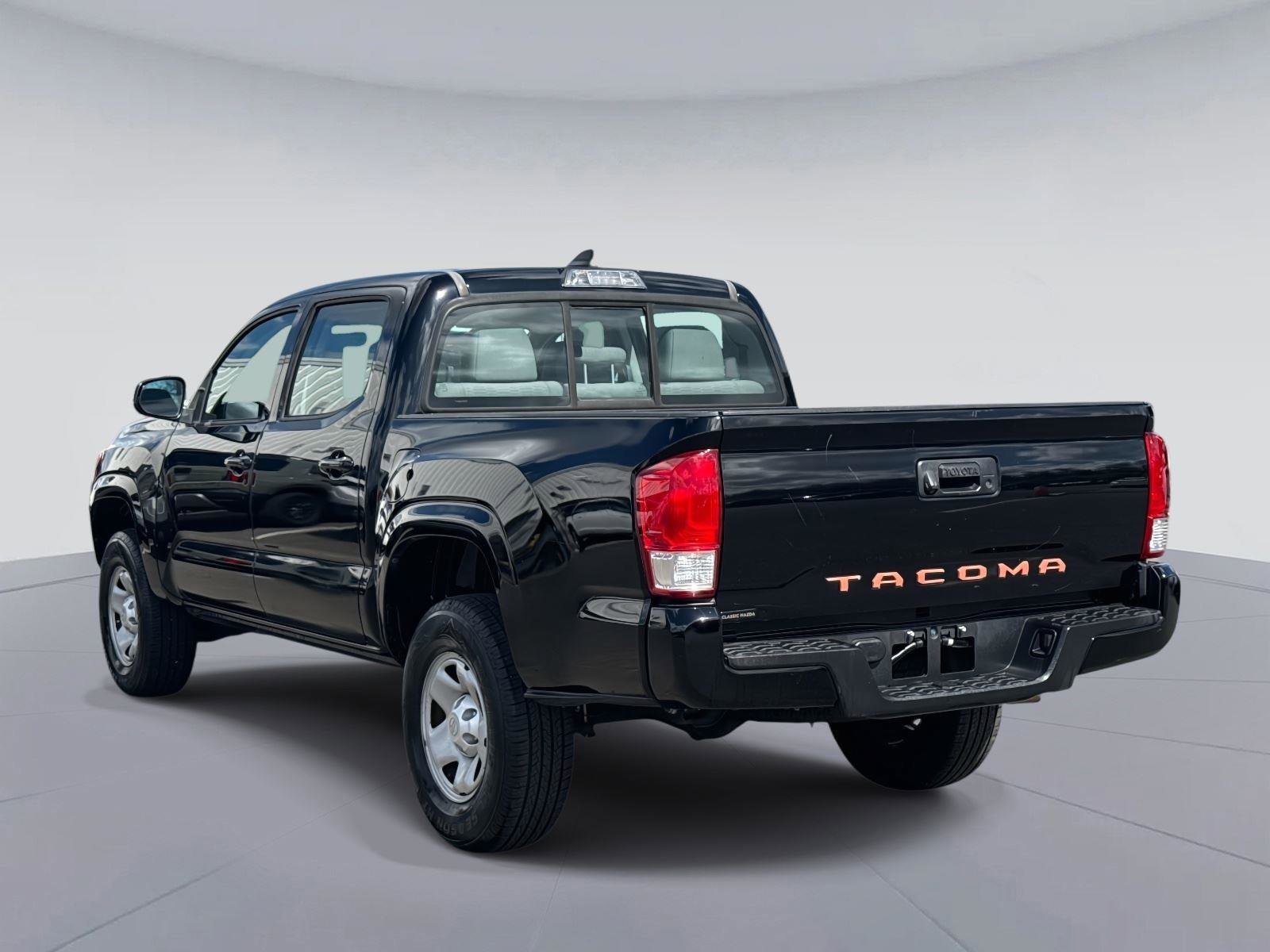 Used 2016 Toyota Tacoma SR image 5