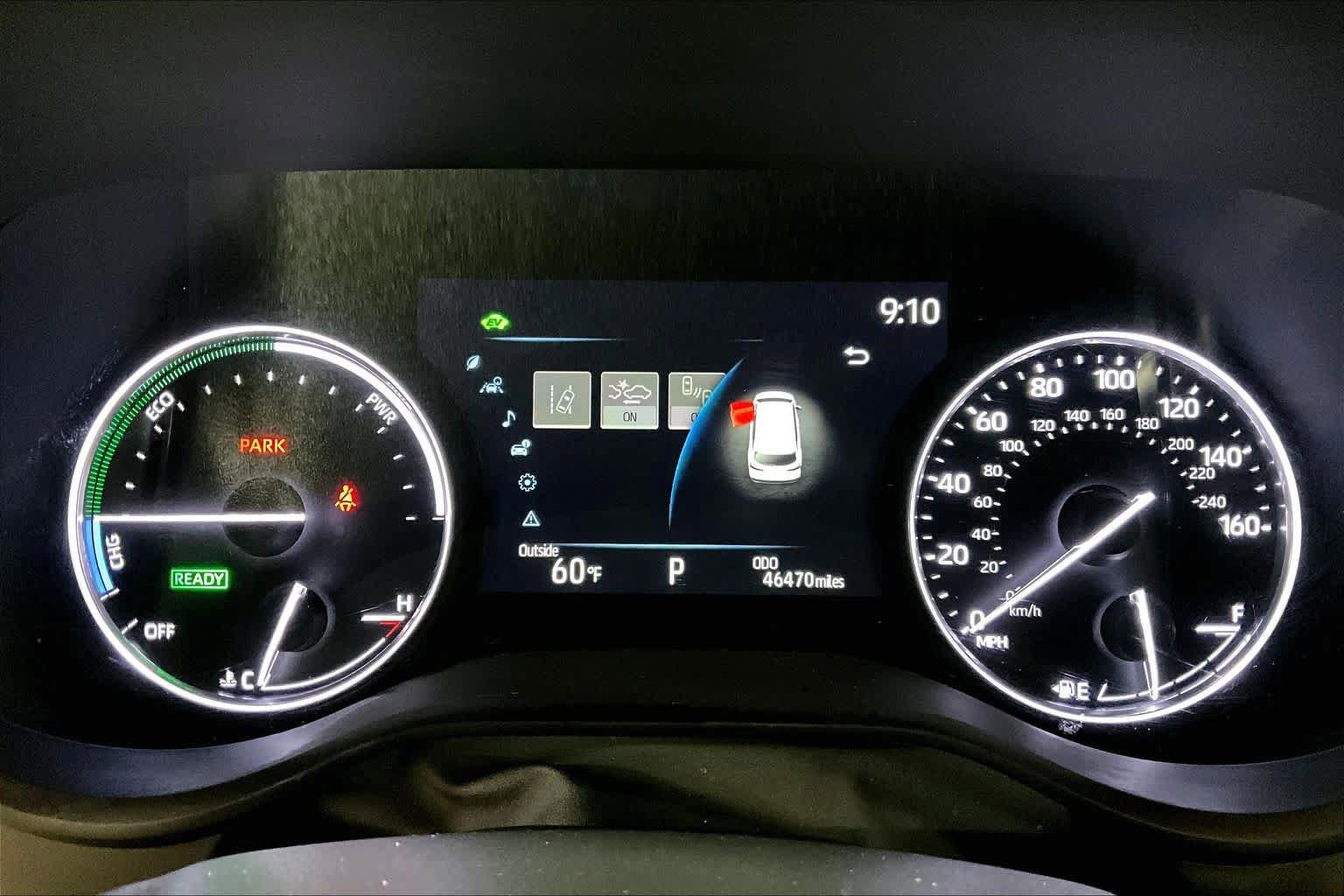 Used 2023 Toyota Sienna Limited image 25