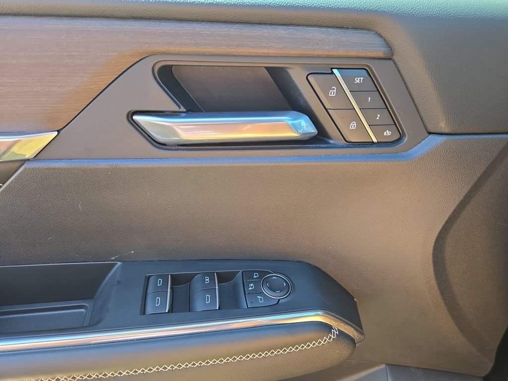 Used 2025 GMC Acadia Denali FWD image 21