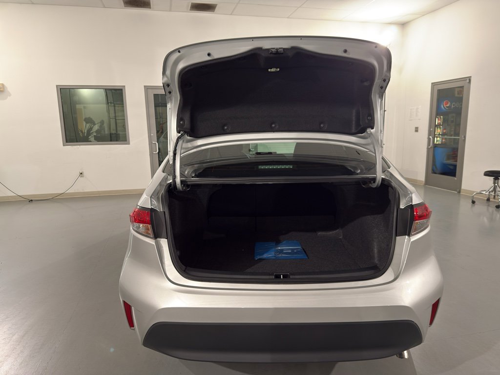 Used 2025 Toyota Corolla LE w/ Convenience Package image 19