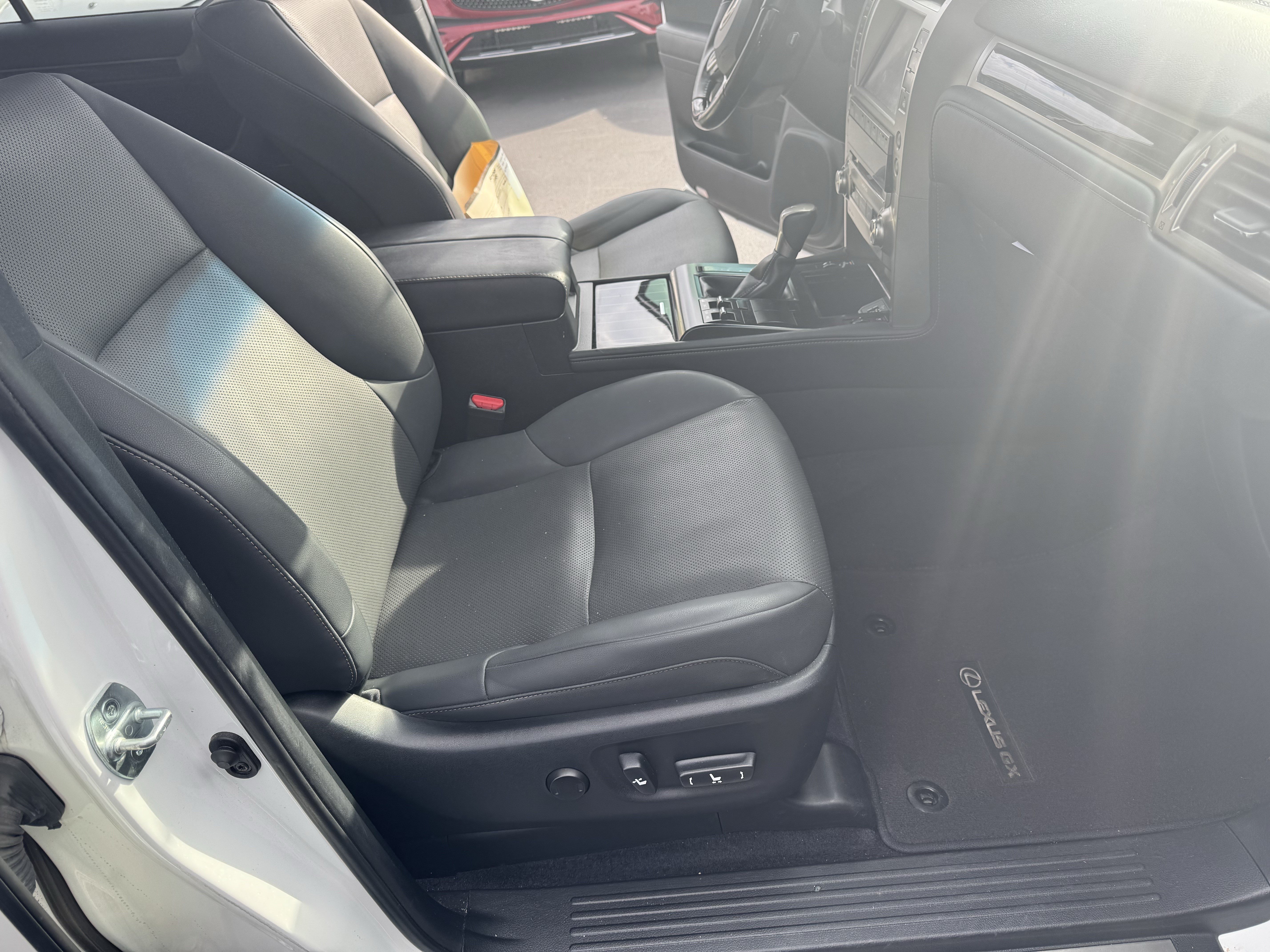 Used 2020 Lexus GX 460 Premium w/ Premium Package AWD/4WD image 35