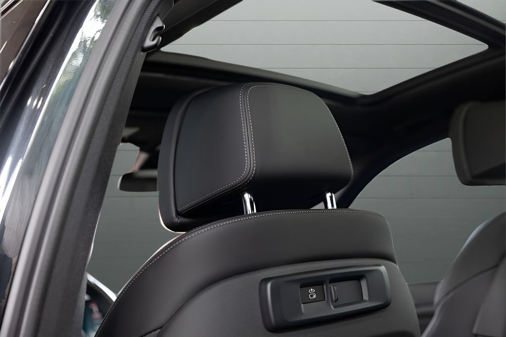 Used 2023 BMW X5 M50i w/ Climate Comfort Package AWD/4WD image 49