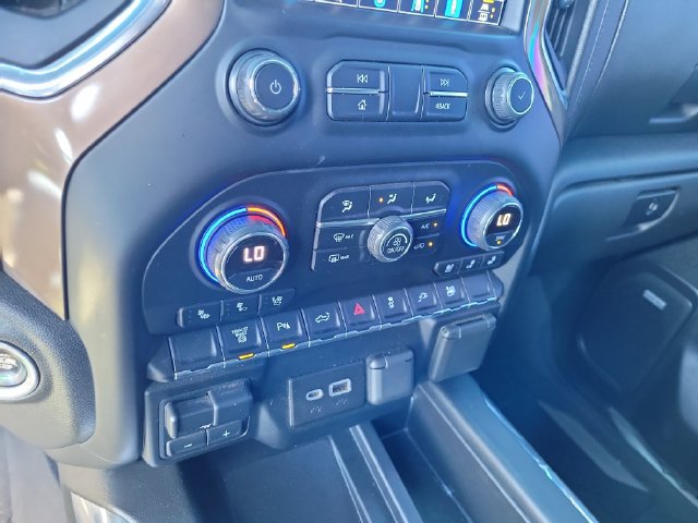 Used 2022 Chevrolet Silverado 3500 High Country AWD/4WD image 33