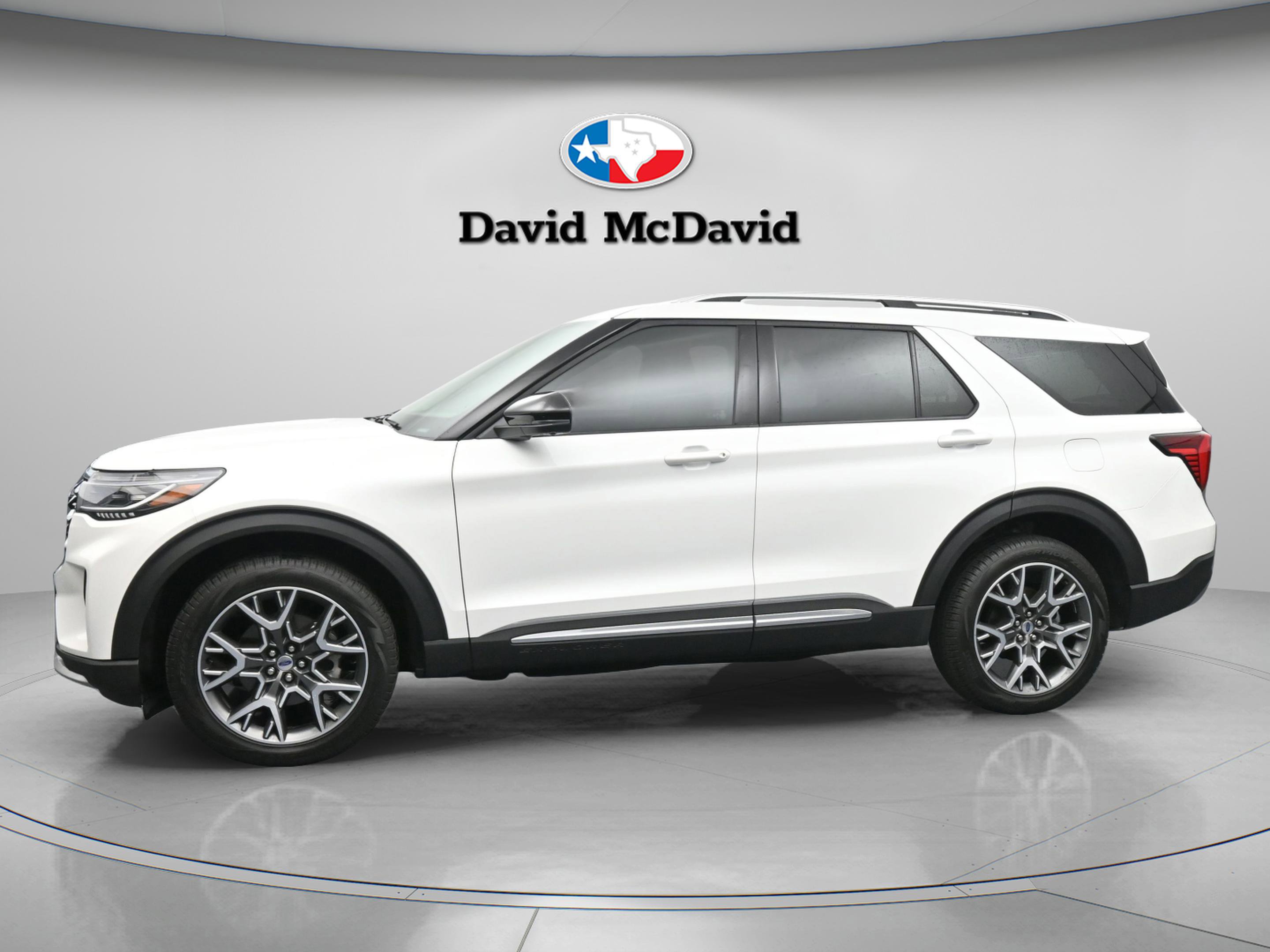 Used 2025 Ford Explorer Platinum w/ Ultimate Package image 5