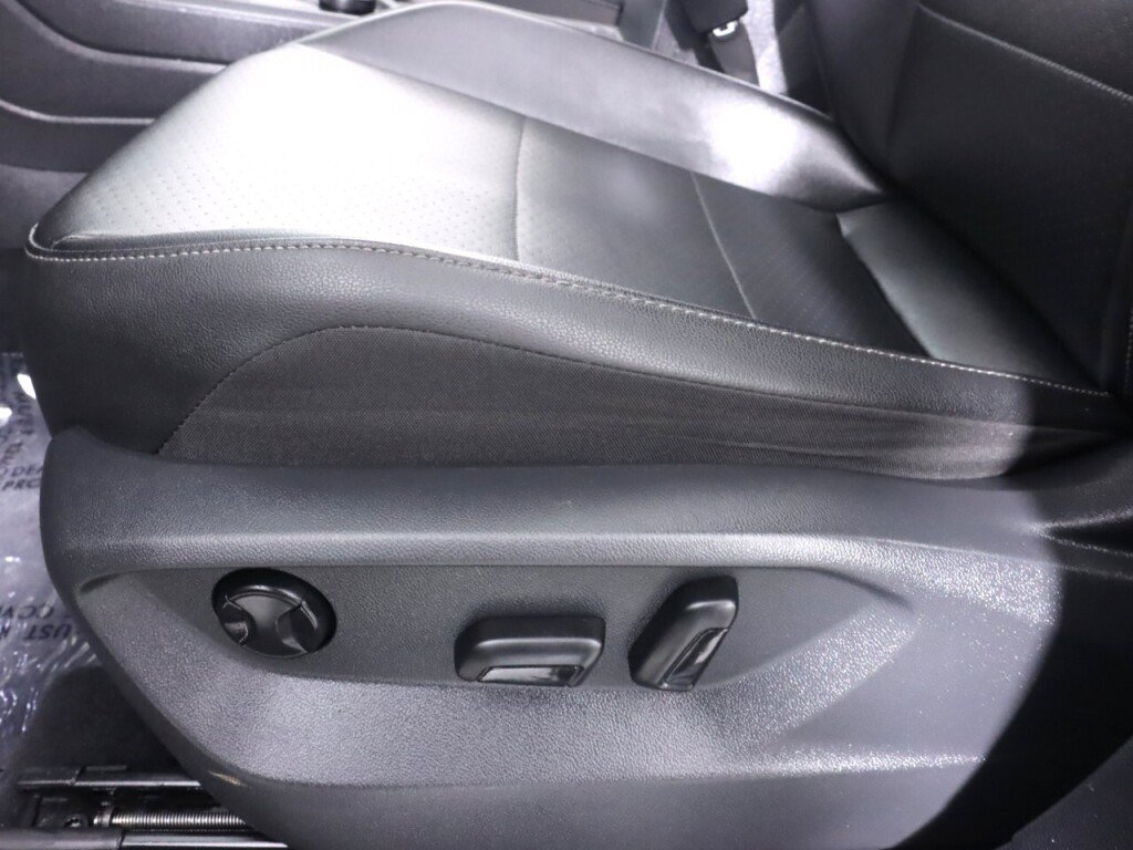 Used 2019 Volkswagen Tiguan SEL w/ 3rd Row Seat Package AWD/4WD image 34