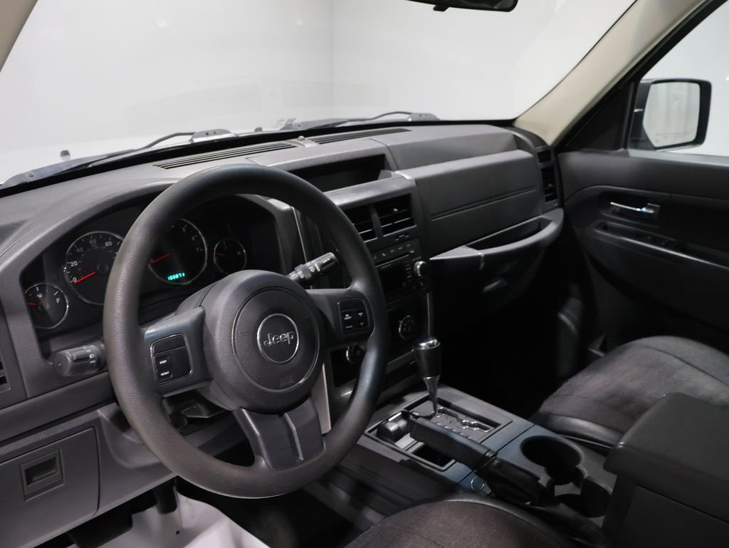 Used 2011 Jeep Liberty Sport AWD/4WD image 16