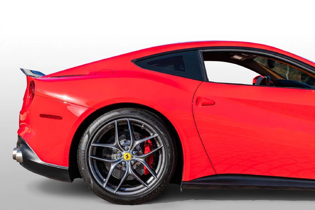 Used 2016 Ferrari F12 Berlinetta RWD image 17