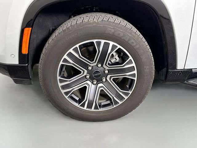 Used 2025 Jeep Wagoneer 4WD w/ Convenience Group I image 33