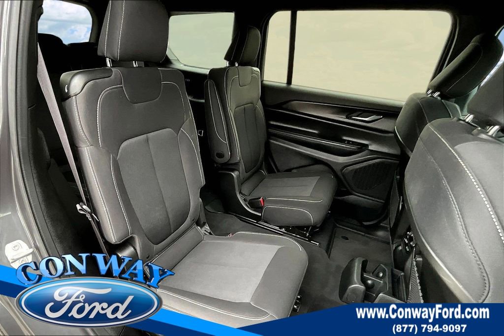 Used 2025 Jeep Grand Cherokee L Laredo w/ Luxury Tech Group I image 27