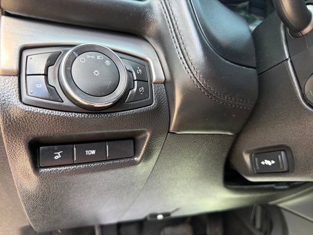 Used 2018 Ford Explorer Platinum AWD/4WD image 17
