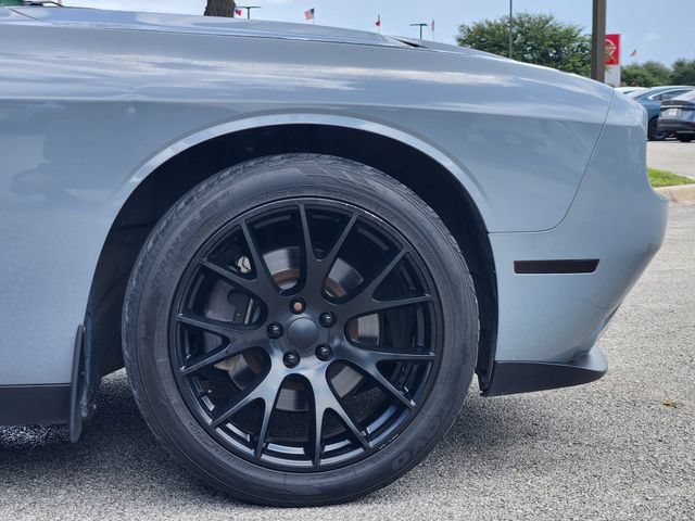 Used 2020 Dodge Challenger SXT w/ Plus Package RWD image 8