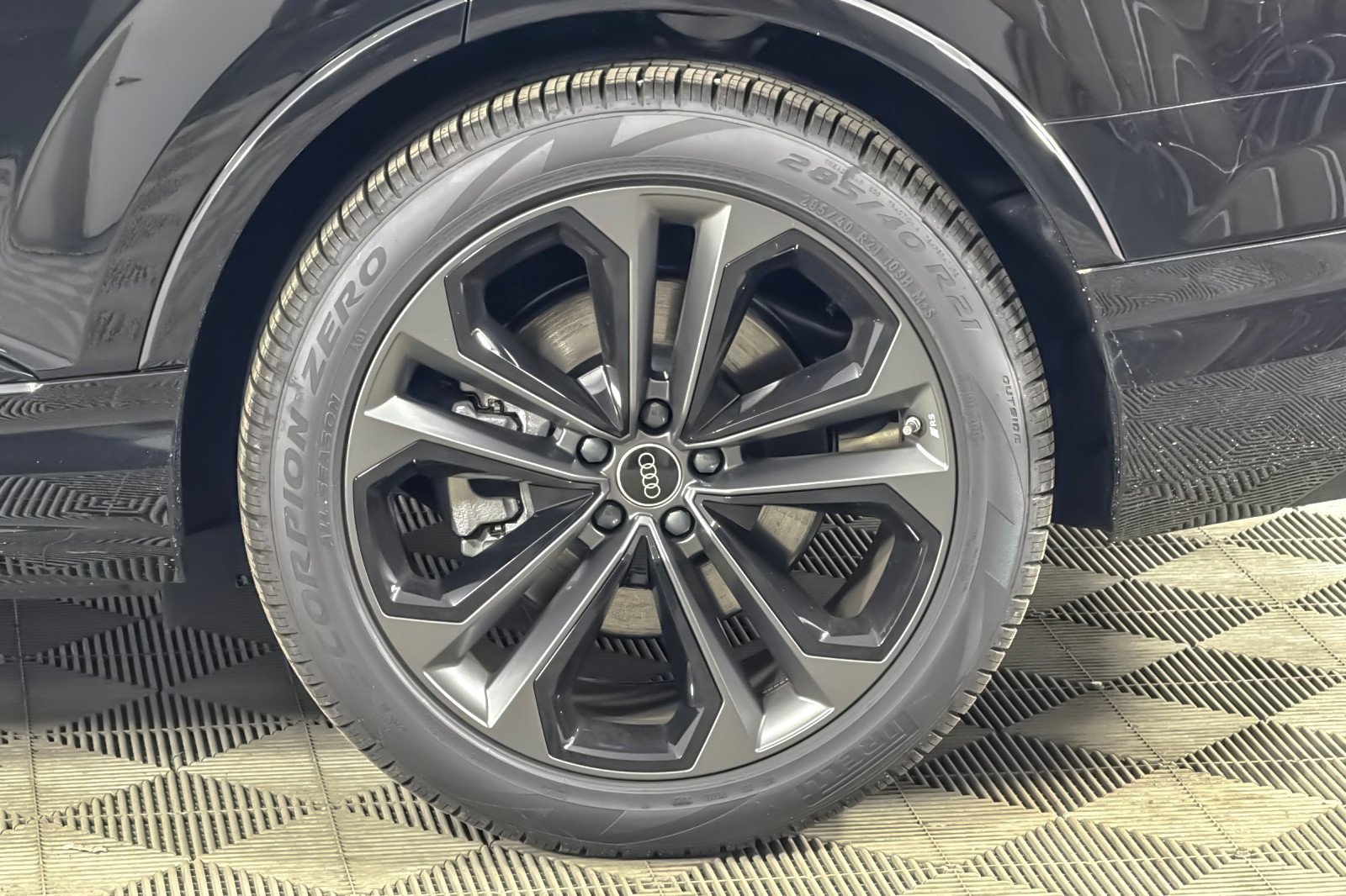 New 2026 Audi Q7 3.0T Premium Plus AWD/4WD image 24