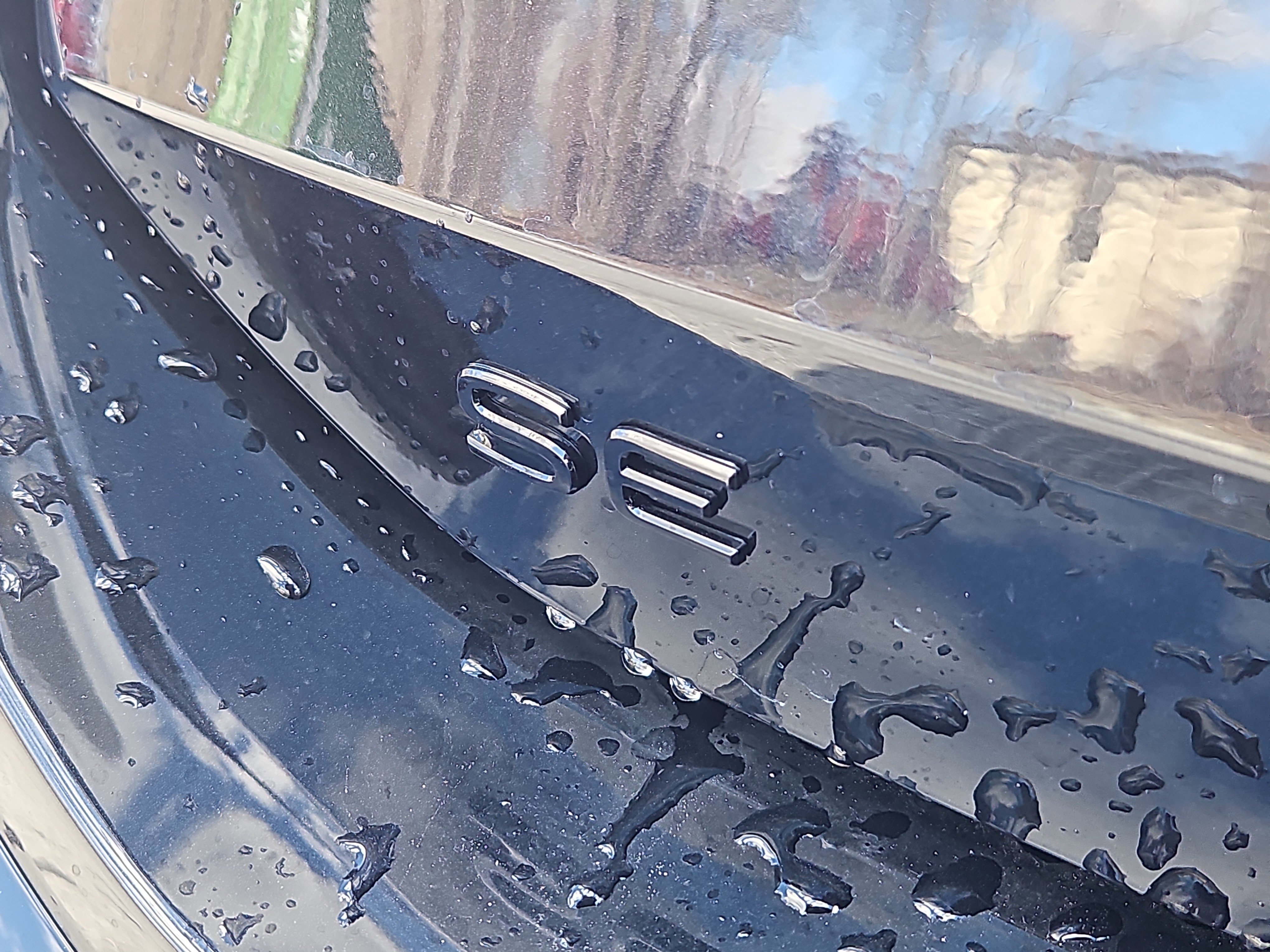 New 2026 Volkswagen Tiguan SE R-Line image 4