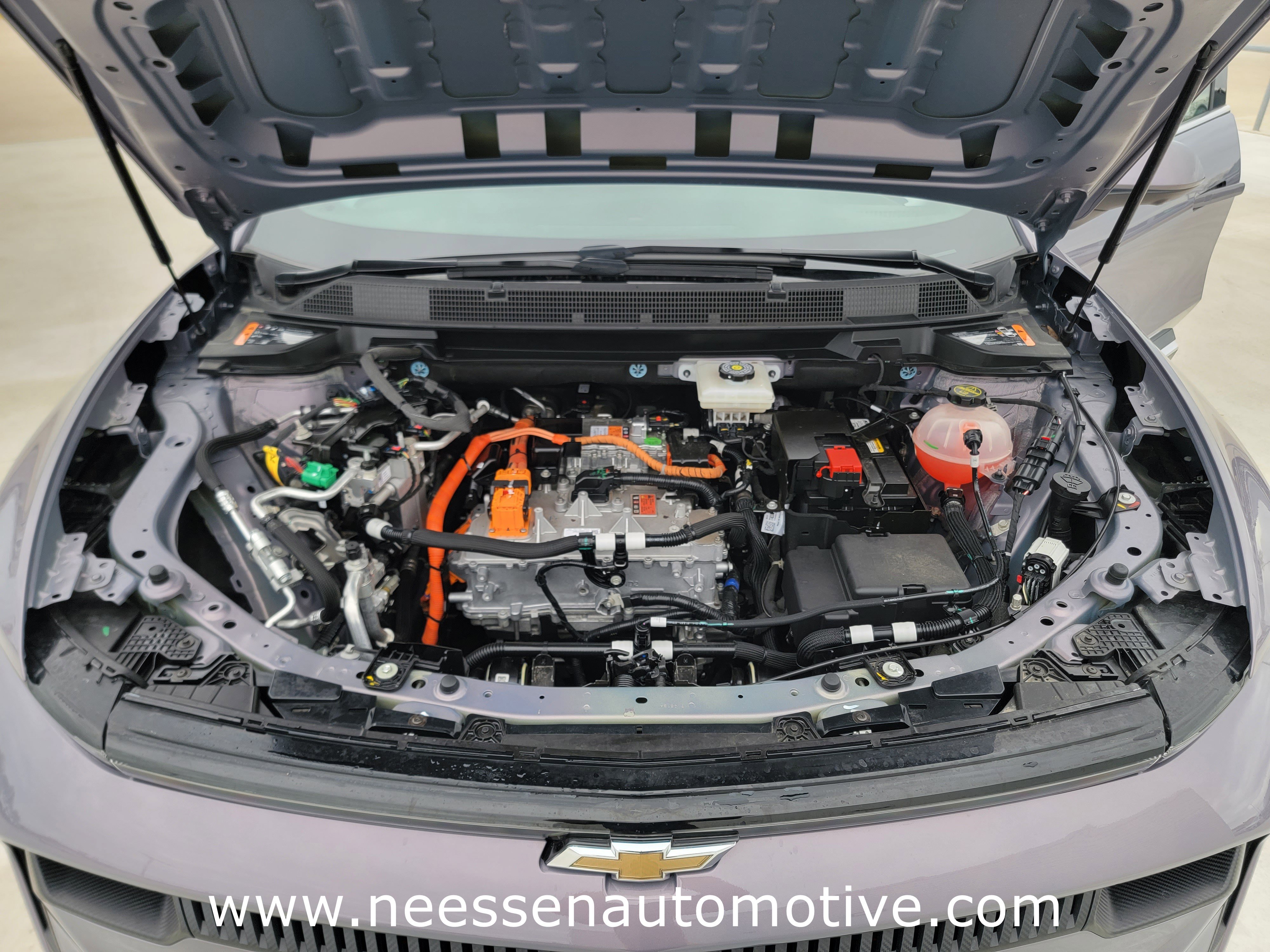 Used 2025 Chevrolet Equinox EV LT w/ Convenience Package image 33