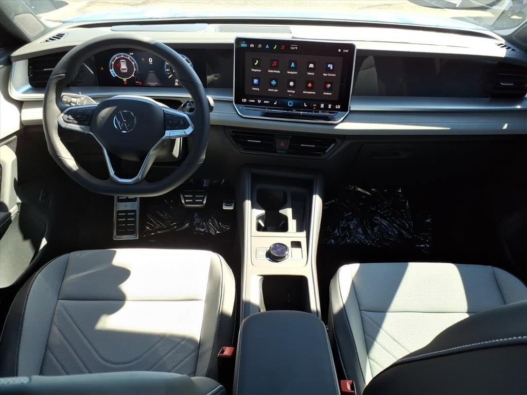 New 2026 Volkswagen Tiguan SE R-Line image 13