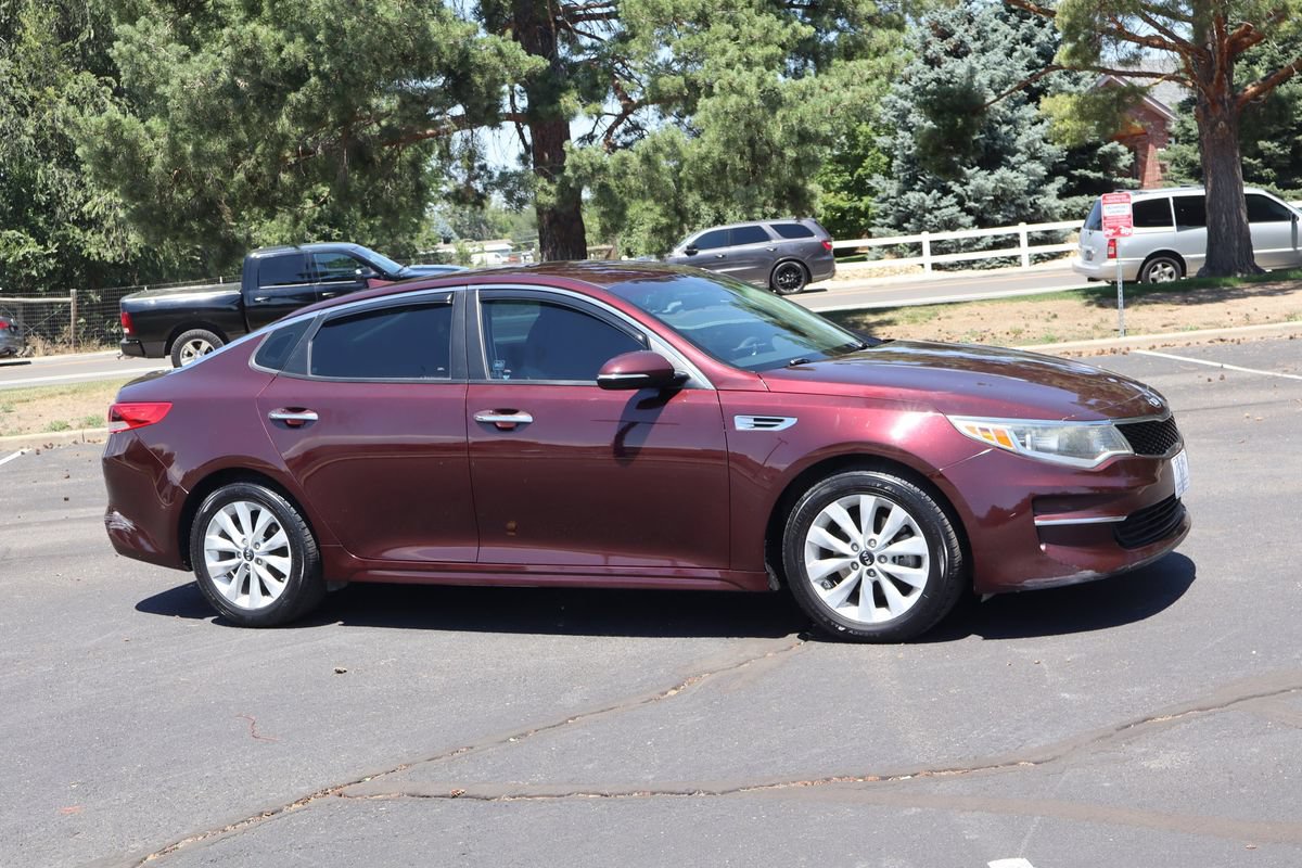 Used 2017 Kia Optima LX w/ Option Group 014 FWD image 2
