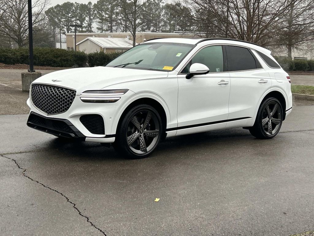 Used 2025 Genesis GV70 3.5T Sport w/ Sport Advanced Package image 3