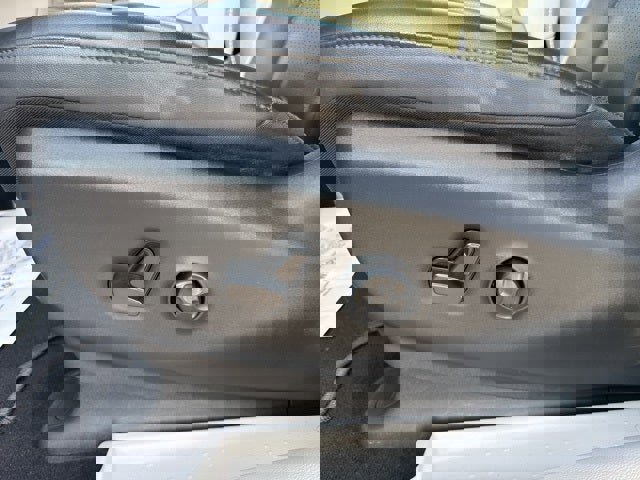 Used 2024 Chrysler Pacifica Touring-L image 27