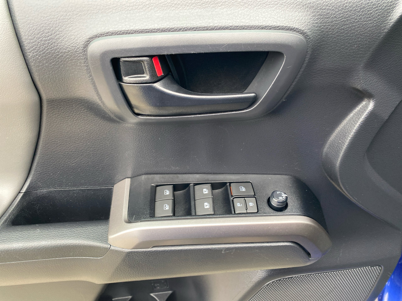 Used 2023 Toyota Tacoma SR5 image 18